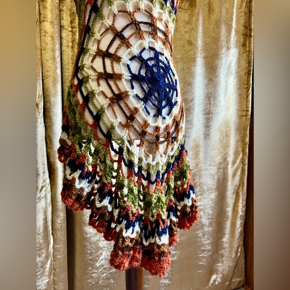 SOLD! 🔴 Vintage Crochet Single Stitch Sweater Vest | 1970’s Multicolor - Picture 9 of 13